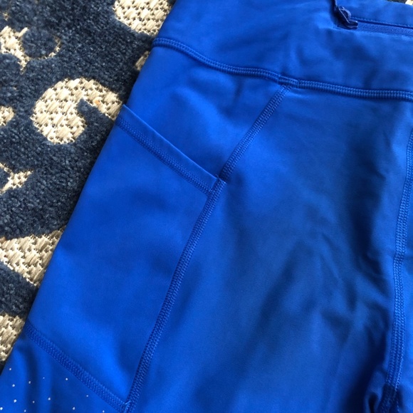 Lululemon capri 6 17" - Picture 8 of 9